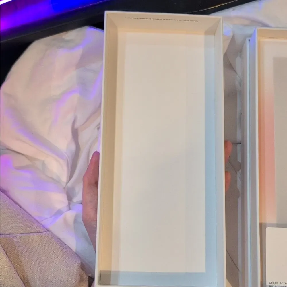MEJURI White Rectangular Jewelry Gift Box w/ Insert, Paper/Cardboard